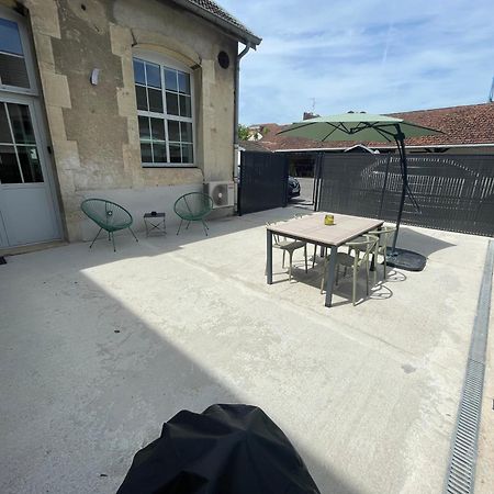 Le Cote Cour Appartement Dole Buitenkant foto
