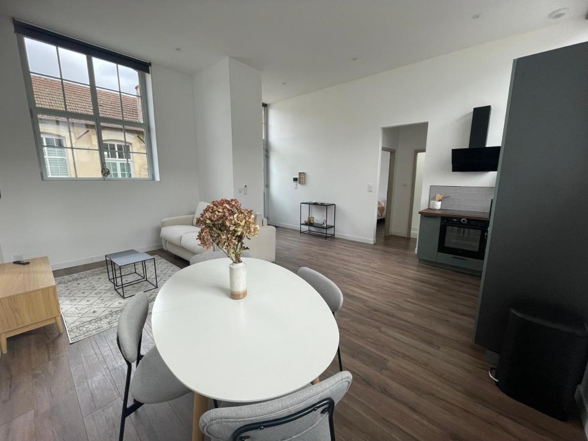 Le Cote Cour Appartement Dole Buitenkant foto